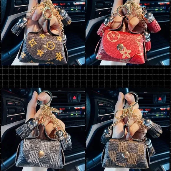 Multi use Keychains - Picture 4 of 8